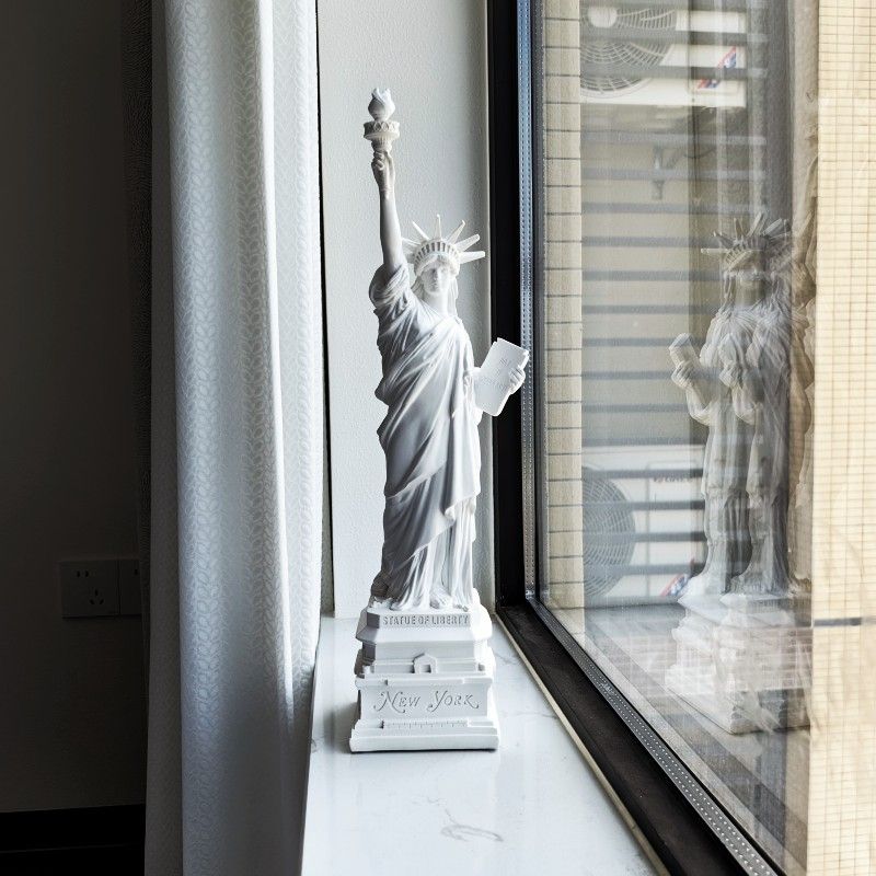 Statue of Liberty Model Desk A - Office Furniture York avaliação e preço