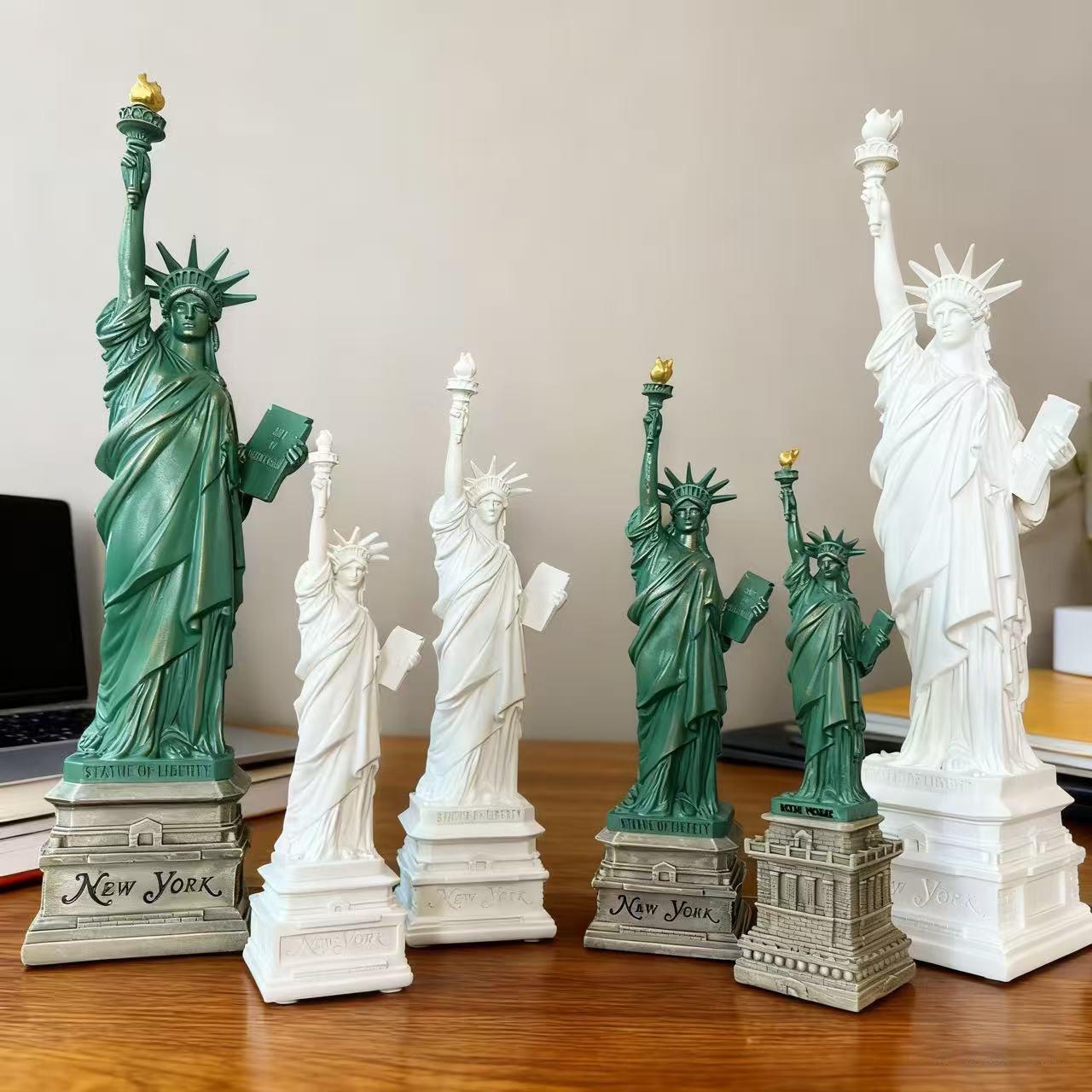 Statue of Liberty Model Desk A - Office Furniture York avaliação e preço
