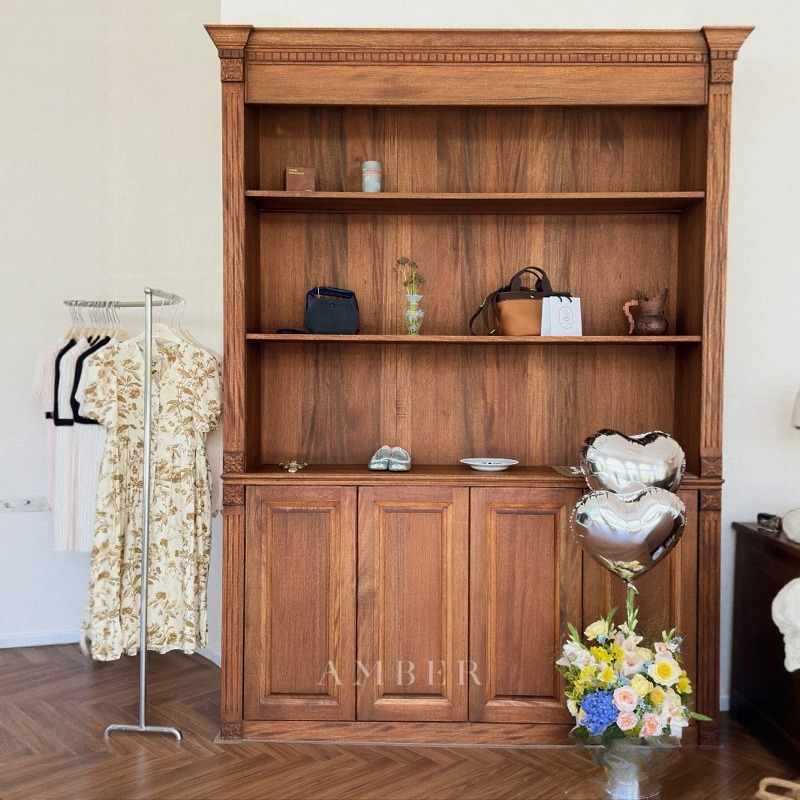 Clothing shop checkout page Me - Office Furniture Buyers avaliação e preço